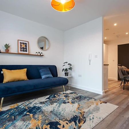 Stunning 2 Bed Flat 5Min To Old Trafford Stadium Manchester Buitenkant foto