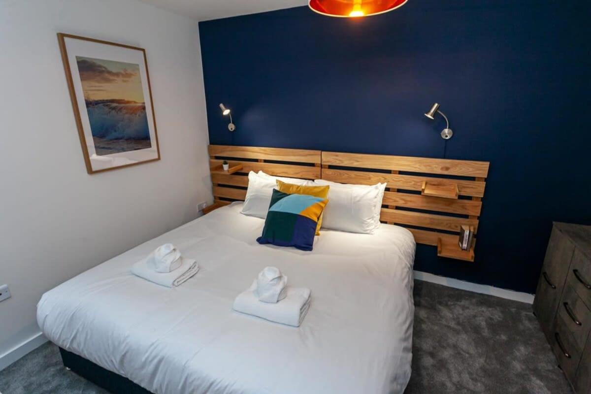 Stunning 2 Bed Flat 5Min To Old Trafford Stadium Manchester Buitenkant foto