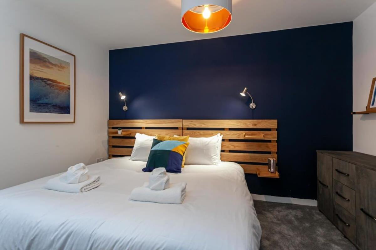 Stunning 2 Bed Flat 5Min To Old Trafford Stadium Manchester Buitenkant foto